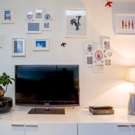 Host' In Ria Apartment