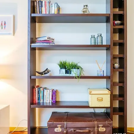 Apartment Host' In Ria *