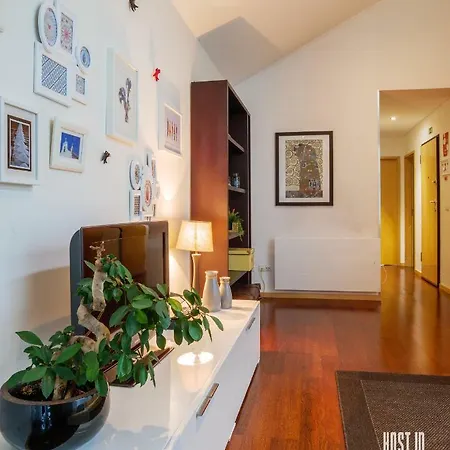 Apartment Host' In Ria *