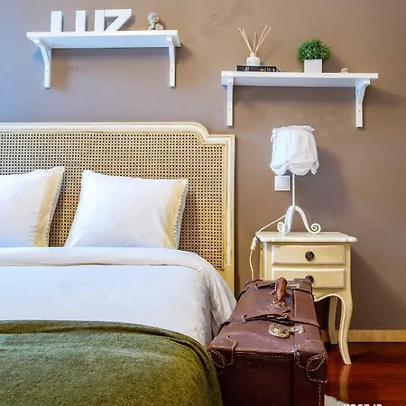 Apartment Host' In Ria